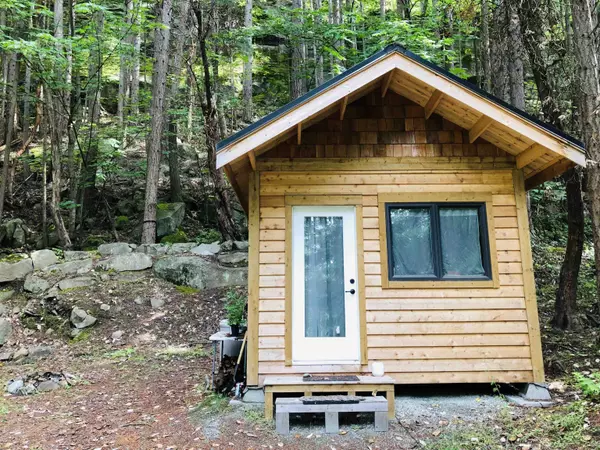 Mayne Island, BC V0N 2J2,307 Wood Dale DR