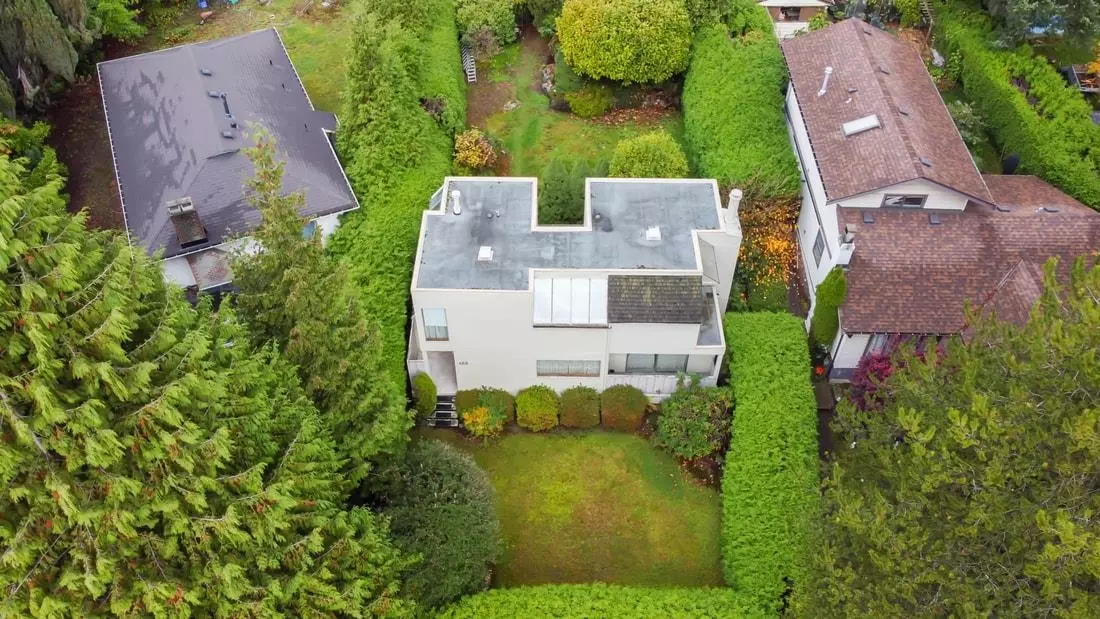 North Vancouver, BC V7N 2G2,458 W 25th ST