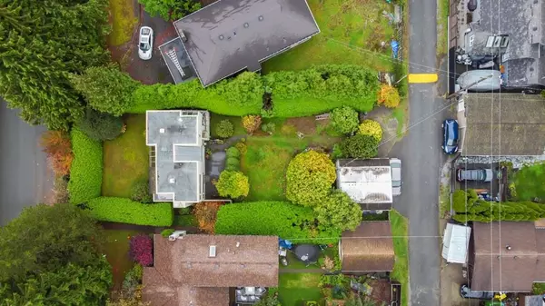 North Vancouver, BC V7N 2G2,458 W 25th ST