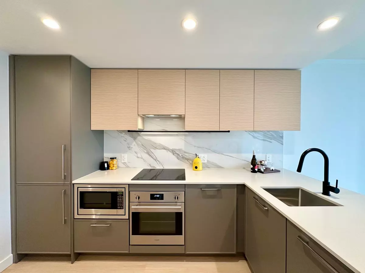 Surrey, BC V3T 0V7,13725 George Junction #408