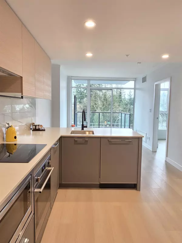 Surrey, BC V3T 0V7,13725 George Junction #408