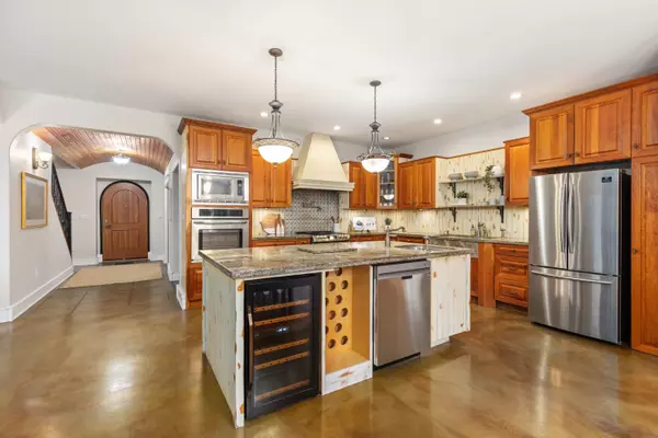 Pemberton, BC V0N 2L3,1719 Pinewood DR