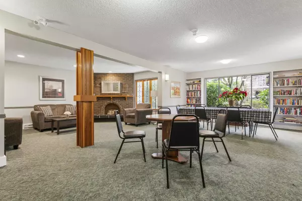 White Rock, BC V4B 3V6,1521 Blackwood ST #312