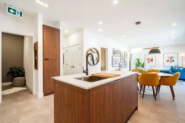 Coquitlam, BC V3J 3Z4,623 Kemsley AVE #104