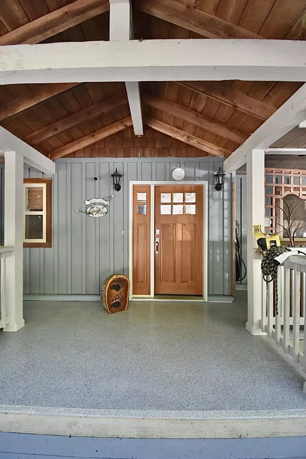 Sechelt, BC V7Z 0C6,7553 Todd RD