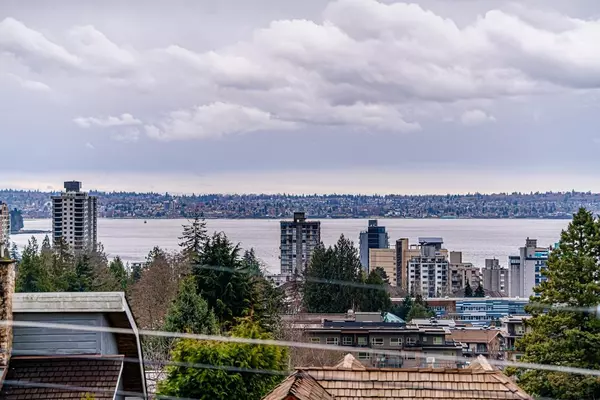 West Vancouver, BC V7V 2E1,2135 Lawson AVE