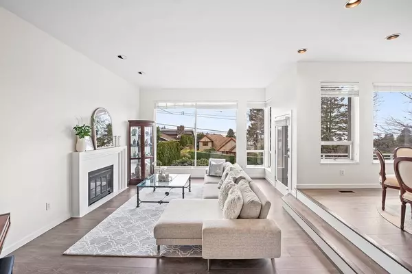 West Vancouver, BC V7V 2E1,2135 Lawson AVE