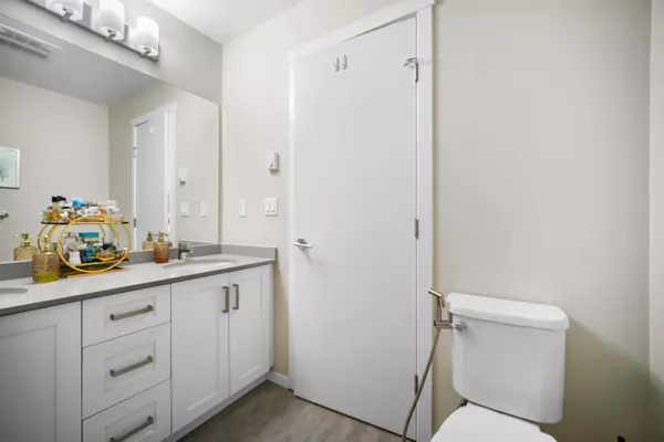 Surrey, BC V3X 0H2,5858 142nd ST #17