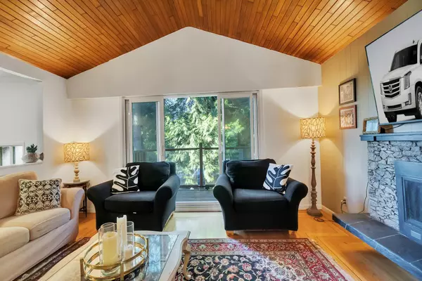 West Vancouver, BC V7W 2P5,5325 Marine DR