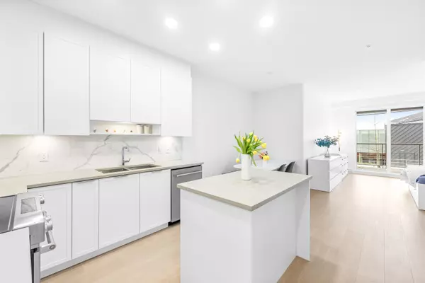 Burnaby, BC V3N 0J3,7788 18th ST #203