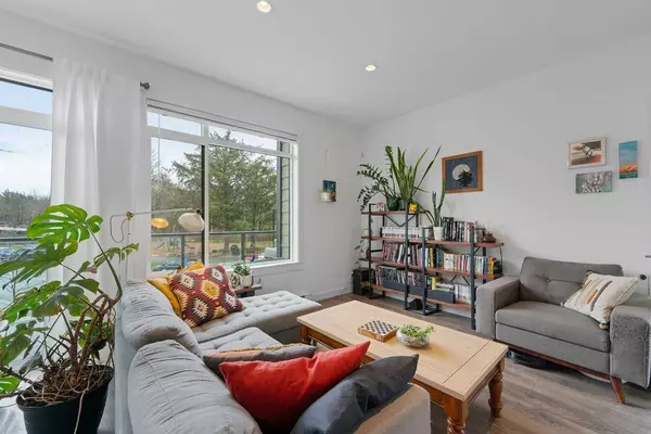 Squamish, BC V6B 0C8,38684 Buckley AVE #2