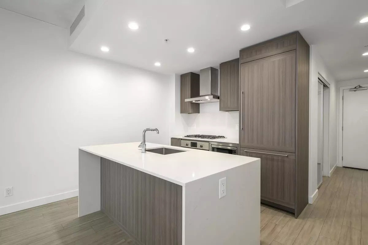 Burnaby, BC V5C 0M1,2311 Beta AVE #1109