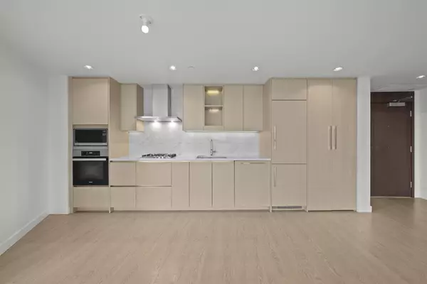 Vancouver, BC V6Z 0E7,89 Nelson ST #605