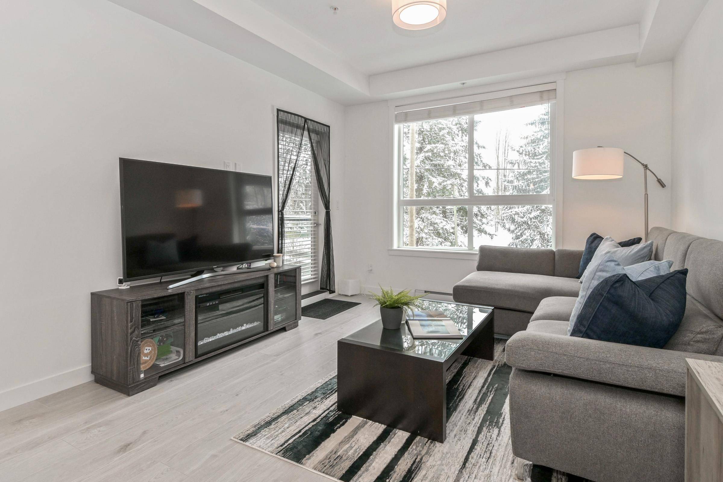 Langley, BC V2Y 5K4,20362 72b AVE #208