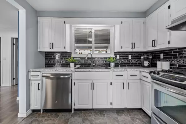 33951 Marshall RD #8, Abbotsford, BC V2S 1L6