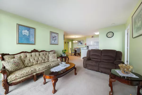 Burnaby, BC V5E 4K2,6622 Southoaks CRES #1006