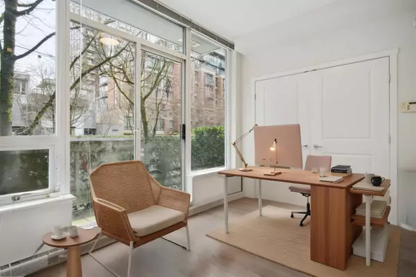 Vancouver, BC V6B 1J6,1001 Richards ST #TH3