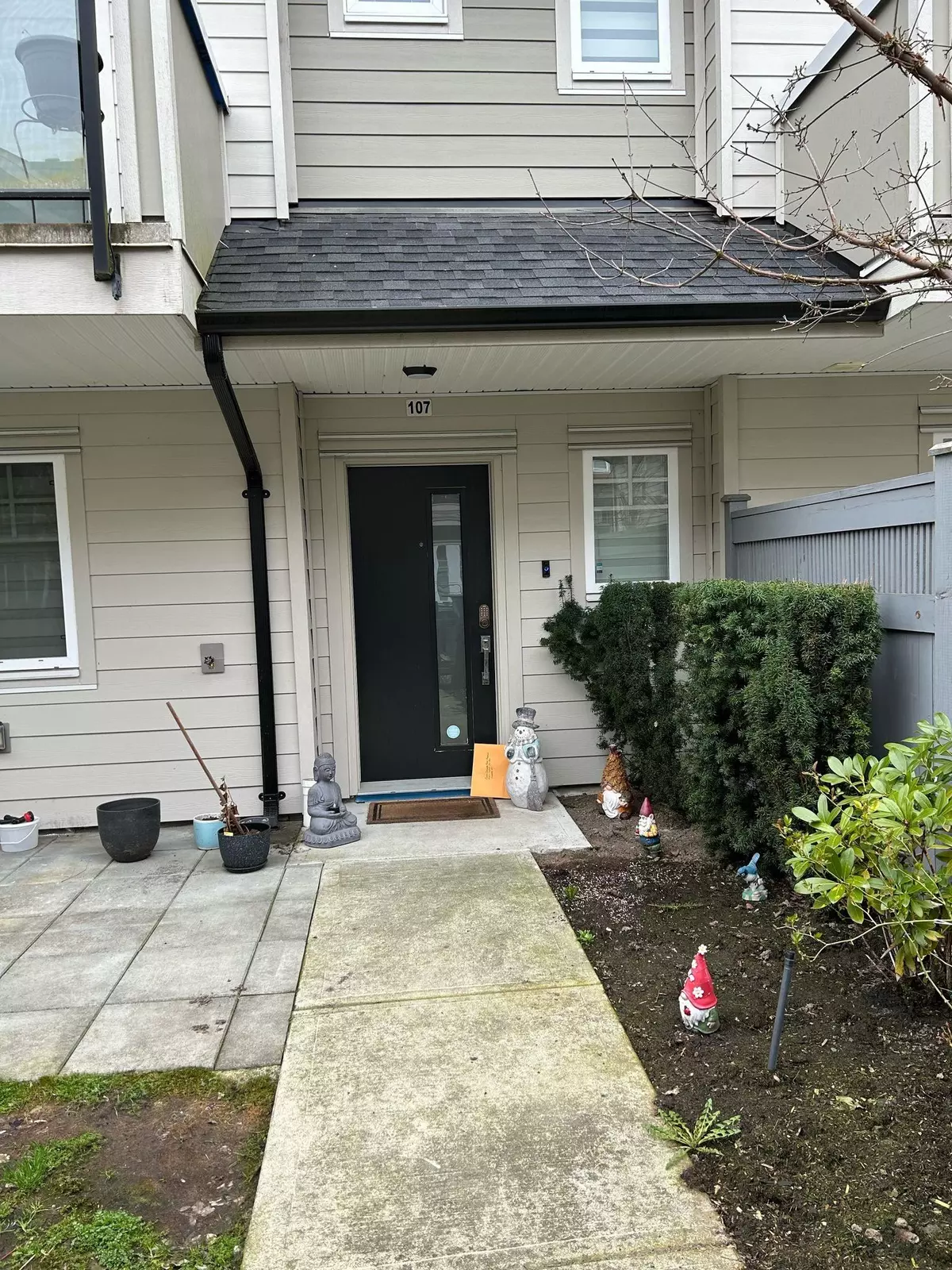 Surrey, BC V3W 1L6,13898 64 AVE #107