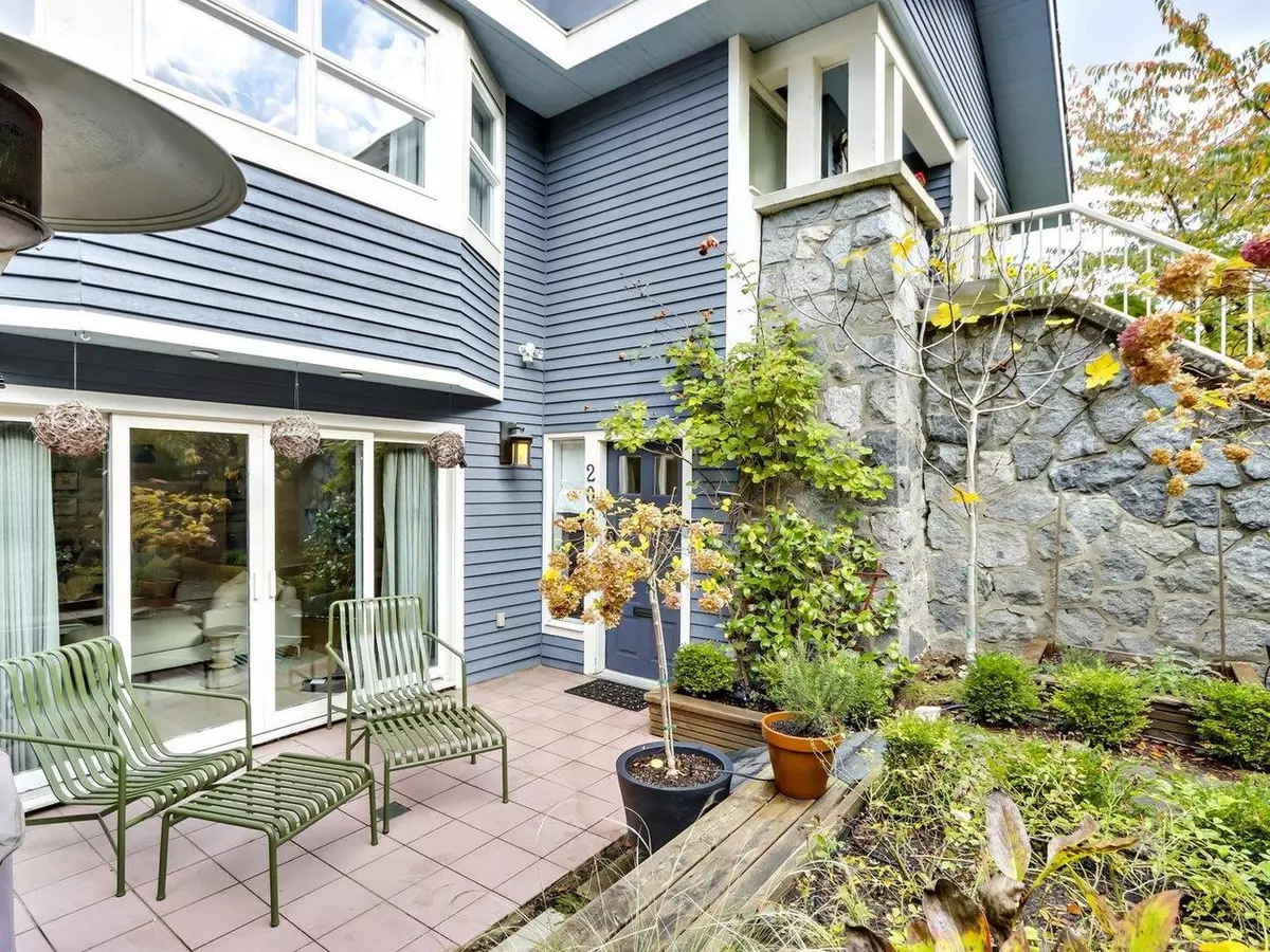 Vancouver, BC V6J 2L4,2005 W 15th AVE
