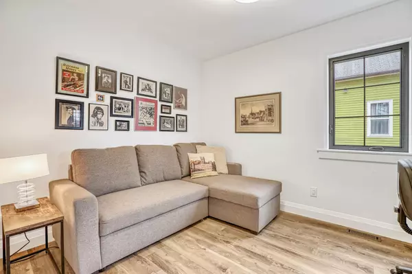 Mission, BC V2V 1T8,32883 5 AVE