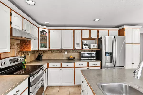 Pitt Meadows, BC V3Y 1N5,19724 Wildwood S CRES