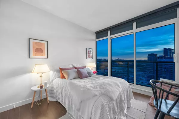 Burnaby, BC V5C 0N2,4890 Lougheed HWY #1802