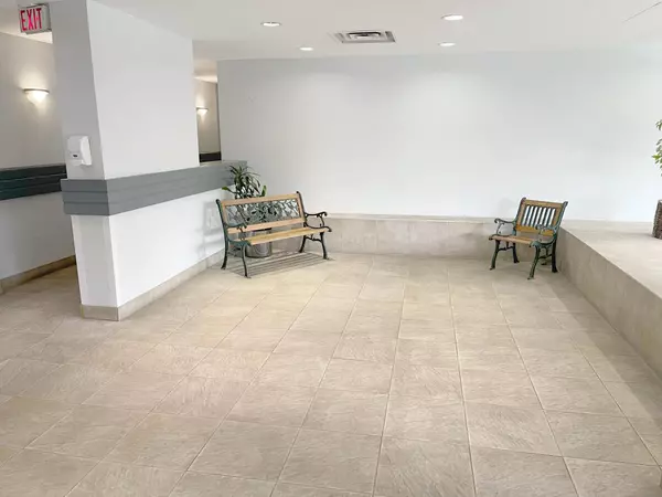 Surrey, BC V3R 0M5,14881 103a AVE #1501