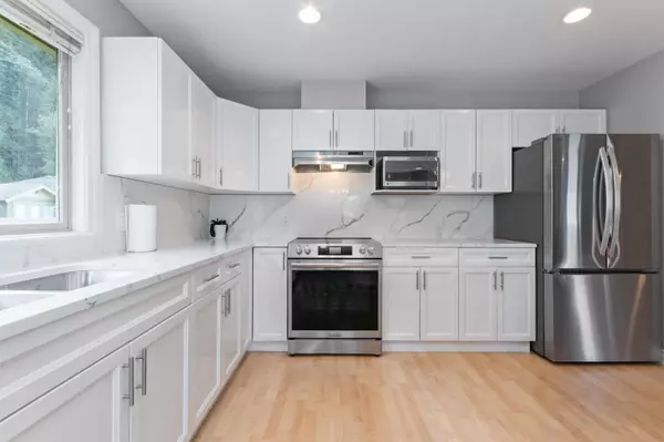 Chilliwack, BC V2R 5W6,46000 Thomas RD #104