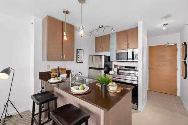 Vancouver, BC V6B 1S3,909 Mainland ST #2203