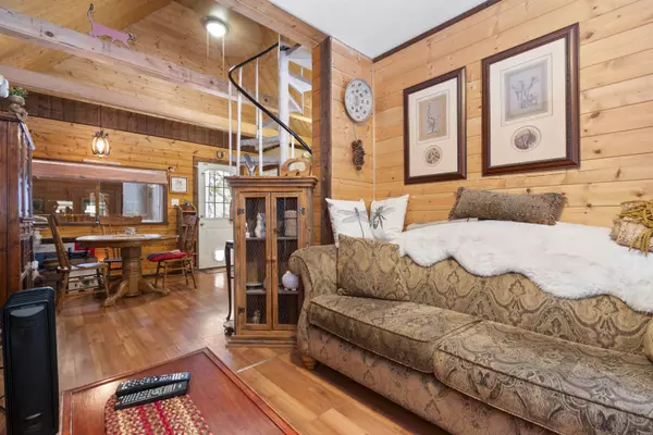 Sunshine Valley, BC V0X 1L5,H72 Huckleberry LN