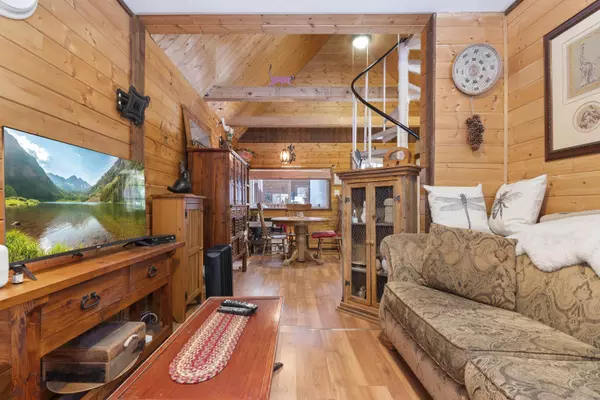 Sunshine Valley, BC V0X 1L5,H72 Huckleberry LN