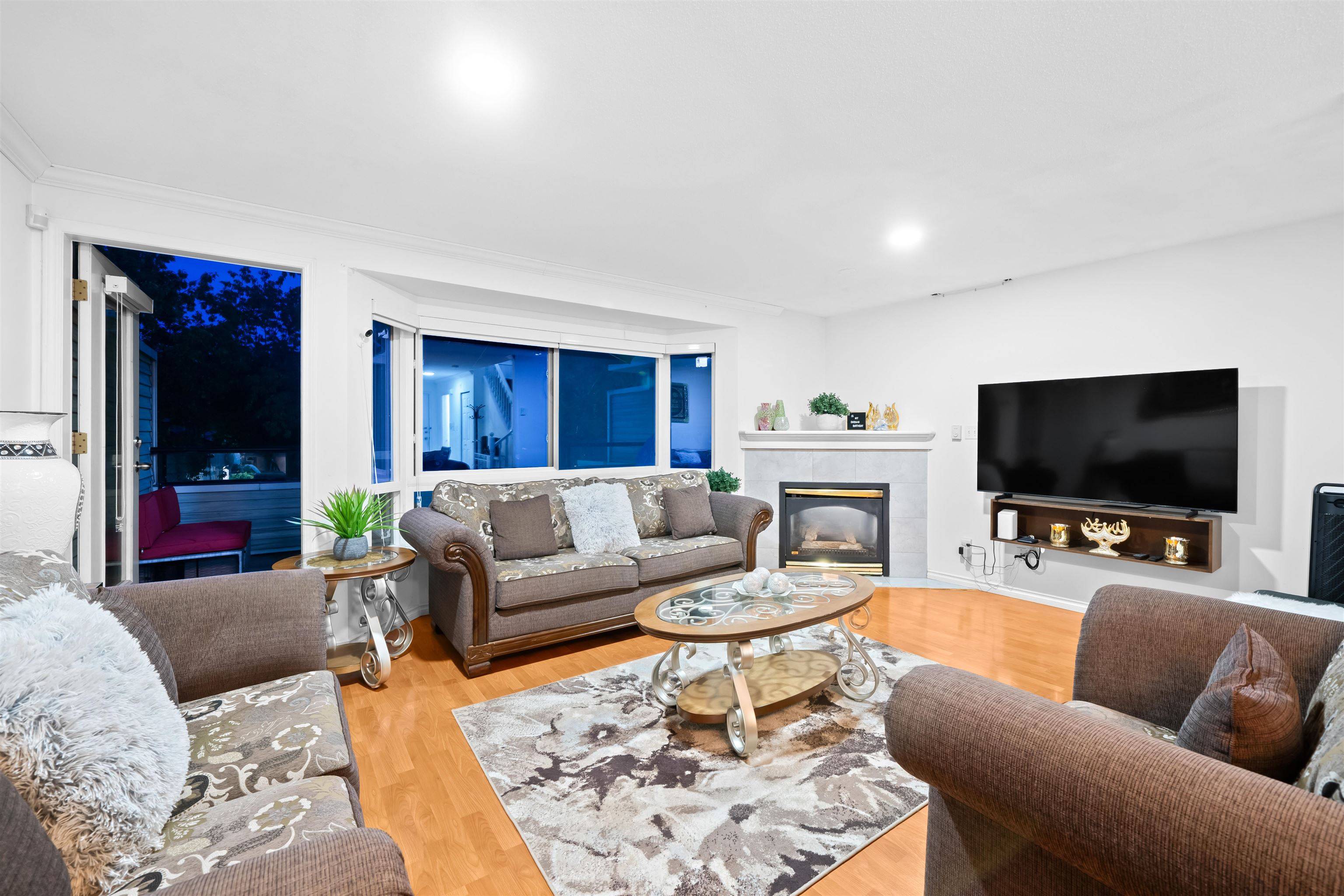Surrey, BC V3W 0T6,13640 84 AVE #19