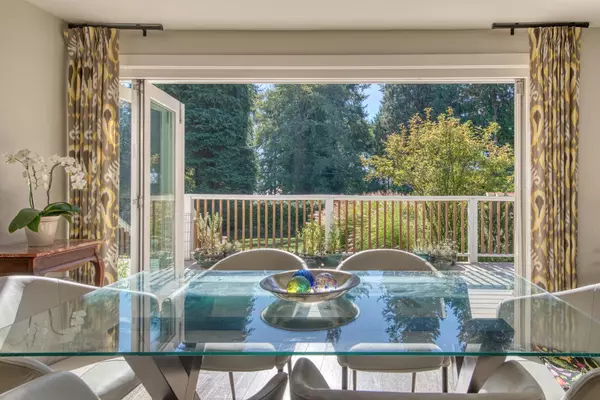 Roberts Creek, BC V0N 2W2,3258 Beach AVE