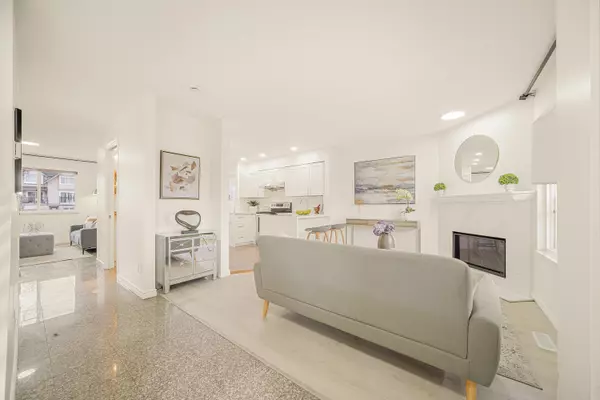 Surrey, BC V3R 0Z8,15488 101a AVE #56