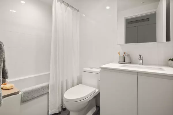 Burnaby, BC V3J 0M3,3888 Evergreen PL #2303