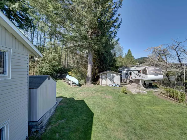 Gibsons, BC V0N 1V1,542 Harvey RD
