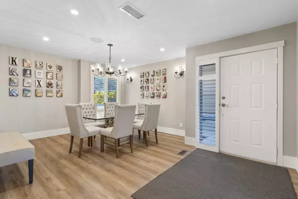 Chilliwack, BC V4Z 1K7,51096 Falls CT #104