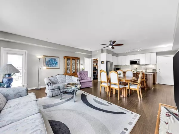 Surrey, BC V4N 6J8,6450 194 ST #208