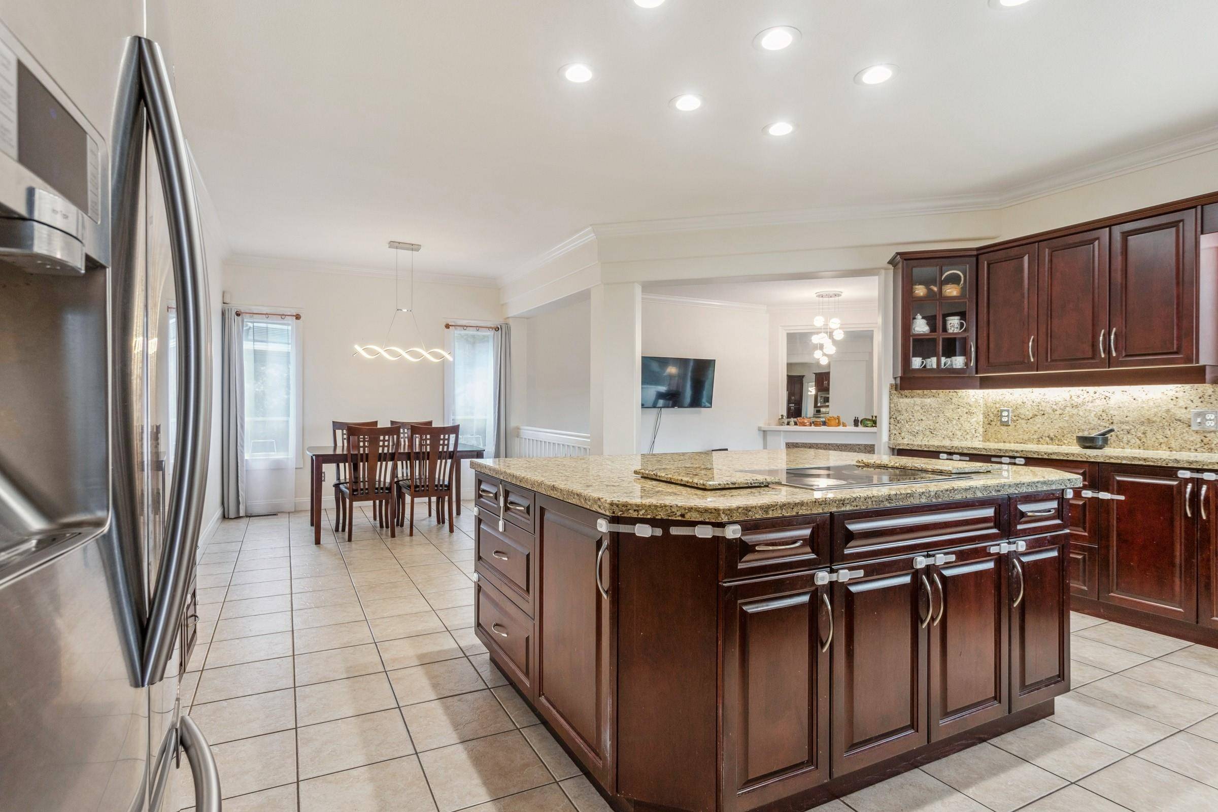 Coquitlam, BC V3K 6P4,2274 Sorrento DR