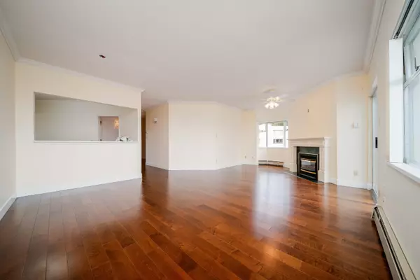 White Rock, BC V4B 3X7,1442 Foster ST #614
