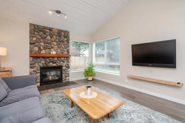 Surrey, BC V3S 5M8,6078 E Greenside DR