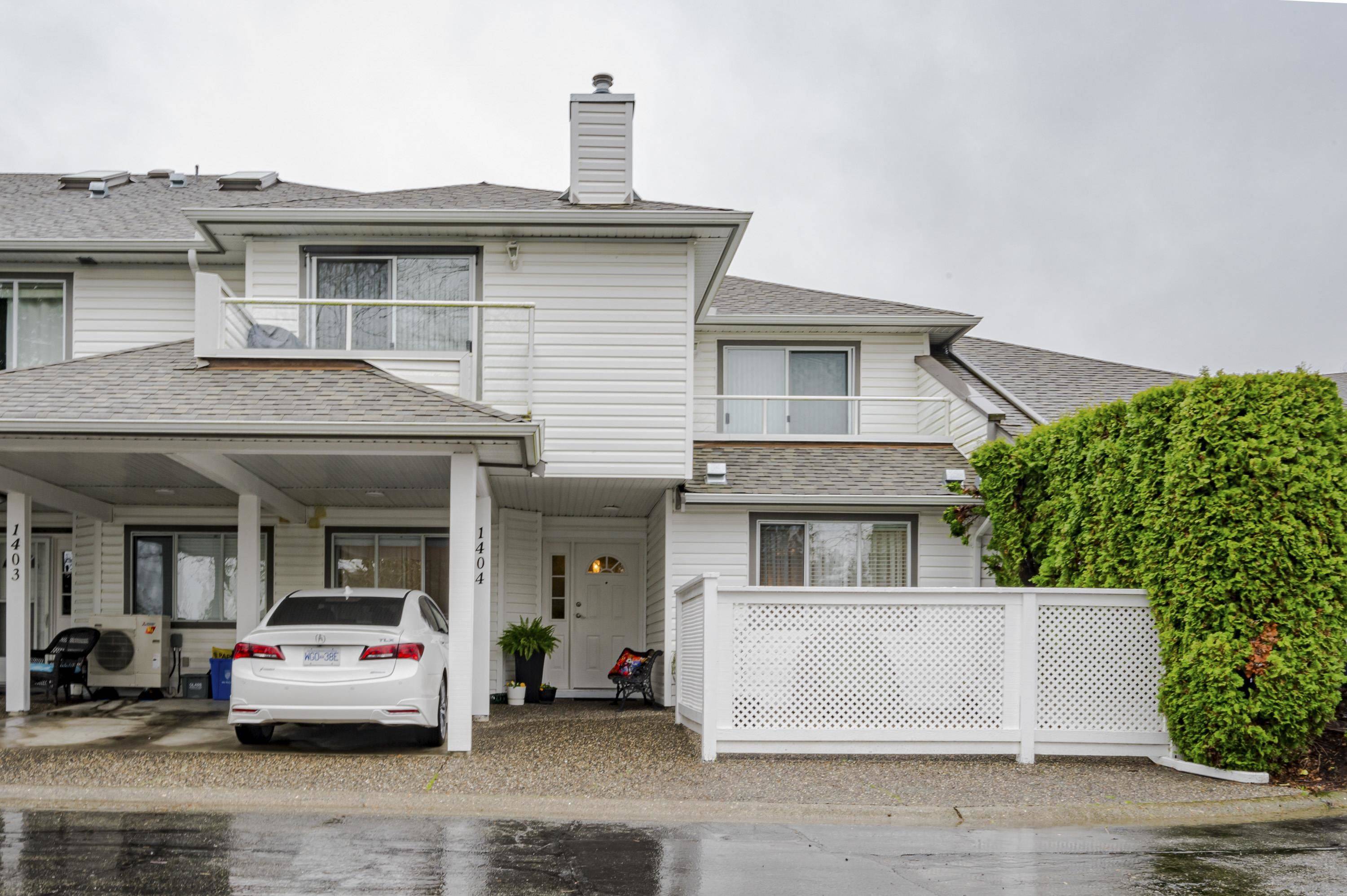 Langley, BC V3A 8C3,21937 48 AVE #1404