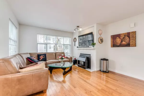 Port Coquitlam, BC V3C 6B3,2450 Hawthorne AVE #71