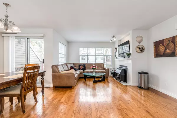 Port Coquitlam, BC V3C 6B3,2450 Hawthorne AVE #71