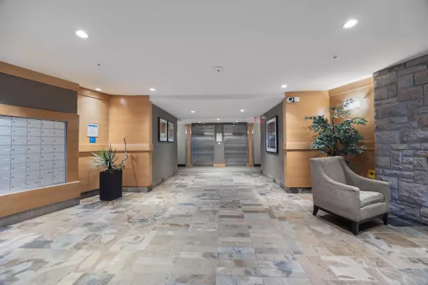 Port Moody, BC V3H 5L3,700 Klahanie DR #410