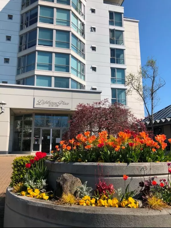 5860 Dover CRES #402,  Richmond,  BC V7C 5S6