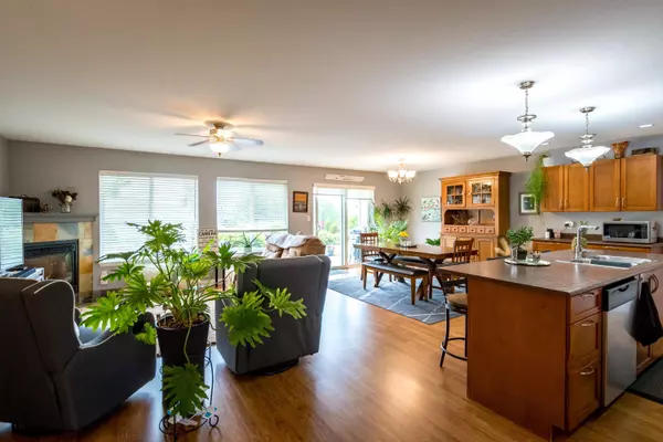 Sechelt, BC V7Z 0R8,6379 Oracle RD