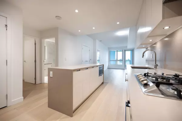 Vancouver, BC V5Z 0K2,6328 Cambie ST #402