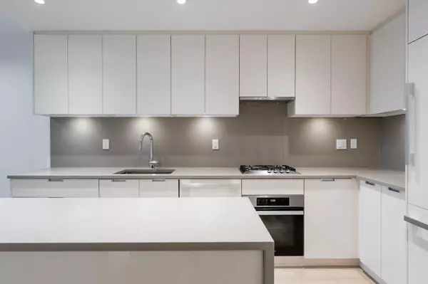 6328 Cambie ST #402,  Vancouver,  BC V5Z 0K2