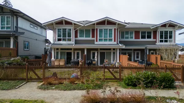 5910 Beachgate LN, Sechelt, BC V7Z 0S3